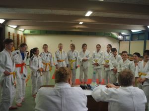 tl_files/judoka_stade/2015/Bilder/Bundesliga/Frauen_Maenner/2016 03 Guertelpruefung Aufstellung.JPG